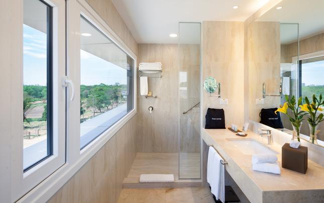 KING SUITE 1 BED BUSINESS LEVEL