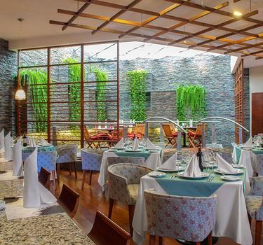 Restaurante la fuente sushi & grill Hotel Radisson Guayaquil