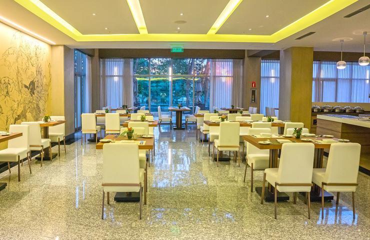 Restaurante mangle Hotel Radisson Guayaquil