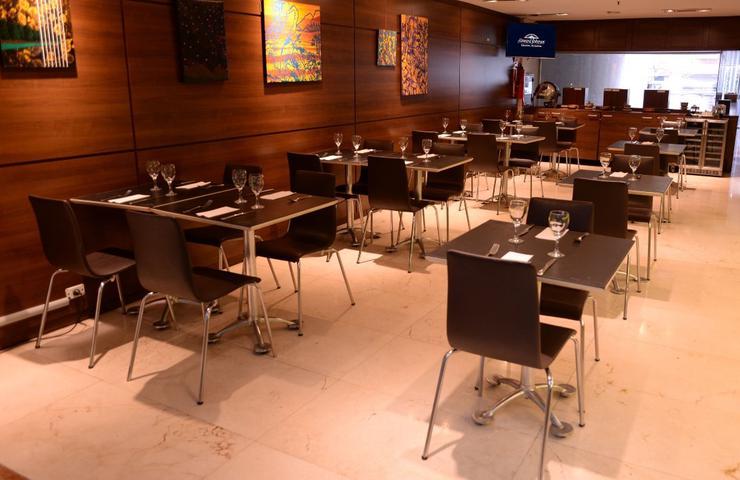 Restaurante y cocktail bar los aliños Howard Johnson & Suites Córdoba Restaurante y cocktail bar los aliños Howard Johnson & Suites Córdoba