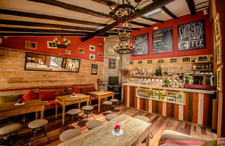 La placita del café Sonesta Posadas del Inca Yucay Yucay, Perú La placita del café Sonesta Posadas del Inca Yucay Yucay, Perú