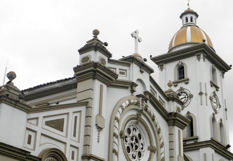 Catedral primada inmaculada concepción  Sonesta Ibagué