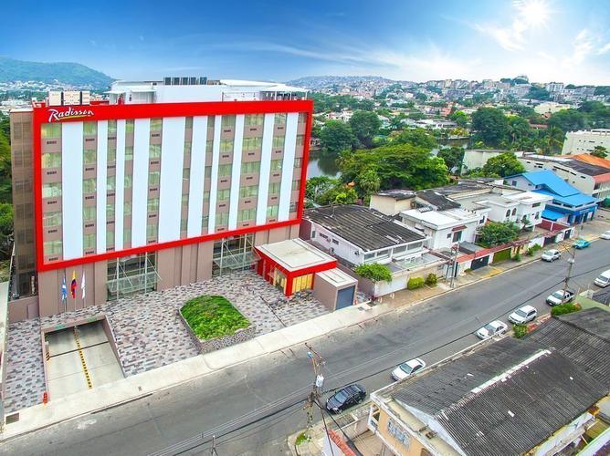 Fachada Hotel Radisson Guayaquil
