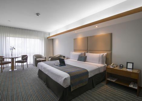 HABITACIÓN EJECUTIVA KING Sonesta Hotel El Olivar Lima HABITACIÓN EJECUTIVA KING Sonesta Hotel El Olivar Lima