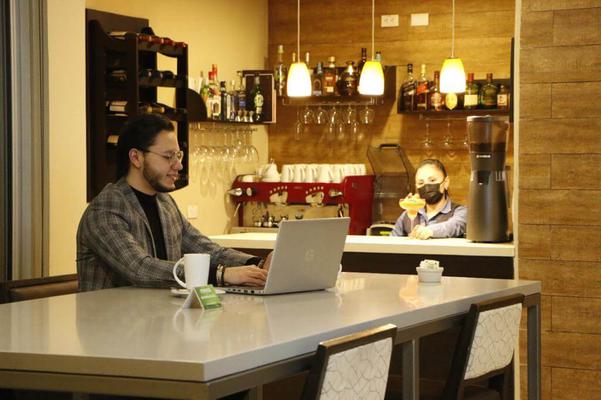 Mínimo 2 noches con 15% de descuento   Latam Plaza Pradera Quetzaltenango