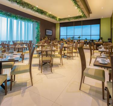 Restaurante sky forest GHL Hotel Barranquilla 