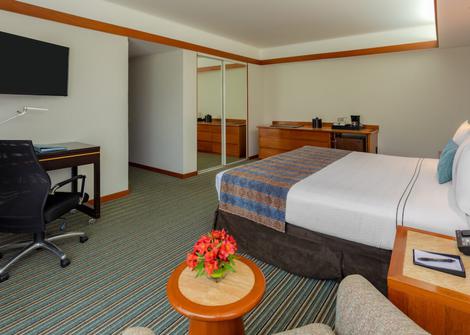 HABITACIÓN EJECUTIVA KING Sonesta Hotel El Olivar Lima HABITACIÓN EJECUTIVA KING Sonesta Hotel El Olivar Lima