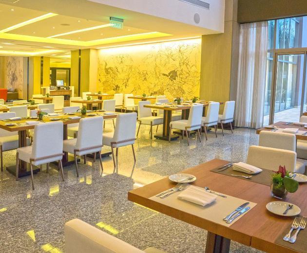 Restaurante mangle Hotel Radisson Guayaquil