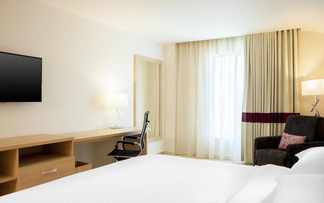 HABITACIÓN TRADITIONAL KING Hotel Four Points By Sheraton Barranquilla Barranquilla HABITACIÓN TRADITIONAL KING Hotel Four Points By Sheraton Barranquilla Barranquilla