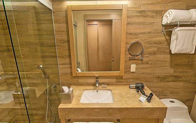 HABITACIÓN ESTÁNDAR KING Hotel Radisson Guayaquil Guayaquil HABITACIÓN ESTÁNDAR KING Hotel Radisson Guayaquil Guayaquil