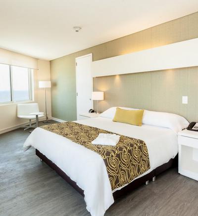 Suite especial con cama king vista al mar  GHL Relax Corales de Indias Cartagena