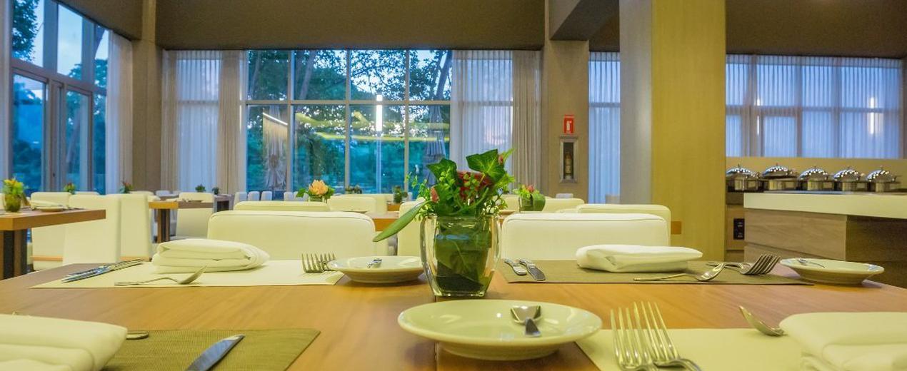Restaurante mangle Hotel Radisson Guayaquil