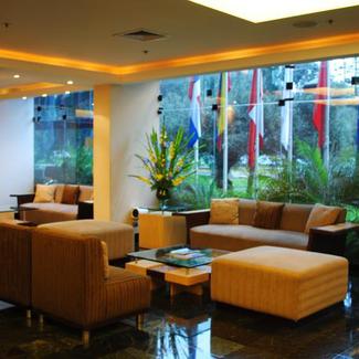 RECEPCIÓN 24 HORAS Sonesta Hotel El Olivar Lima RECEPCIÓN 24 HORAS Sonesta Hotel El Olivar Lima