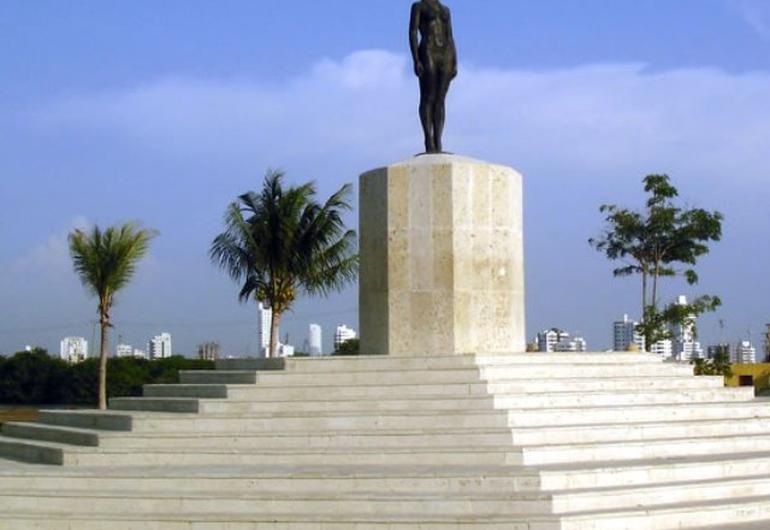Monumento de la india catalina Bastión Luxury Hotel Cartagena