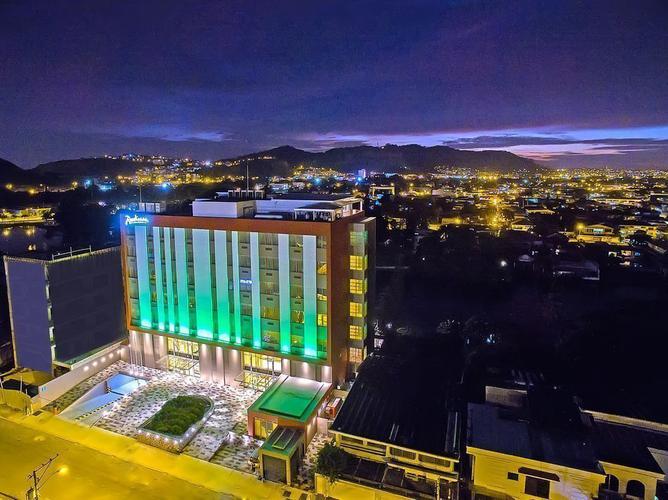 Fachada Hotel Radisson Guayaquil