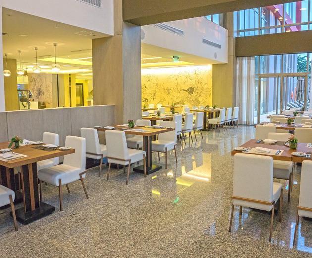Restaurante mangle Hotel Radisson Guayaquil