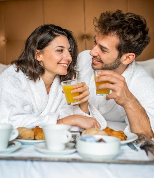 ♥VIVE UN AMOR DE LEYENDA ♥ 							 GHL Hoteles