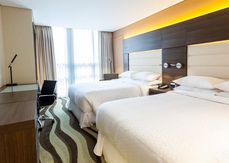HABITACIÓN CLASSIC - 2 CAMAS DOBLES Hotel Four Points By Sheraton Bogotá Bogotá HABITACIÓN CLASSIC - 2 CAMAS DOBLES Hotel Four Points By Sheraton Bogotá Bogotá
