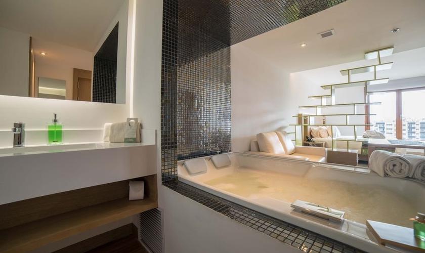 Master suite con jacuzzi Biohotel Organic Suites Bogotá Master suite con jacuzzi Biohotel Organic Suites Bogotá